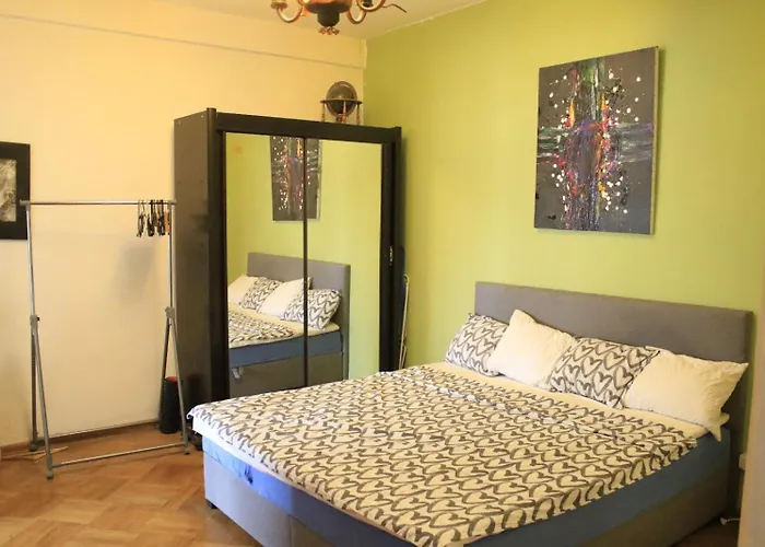 With 3 In The Center Apartman Bukarest