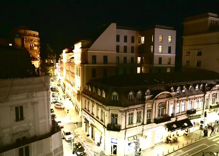 With 3 In The Center * Bucureşti